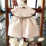 ABITO M/CORTA LUREX NINNAOH - Abito baby a manica corta in tessuto operato rosa/oro con intarsio lurex, cintura dorata.