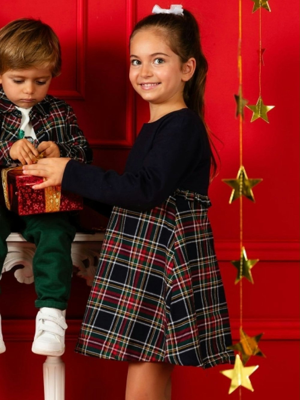 Abito manica lunga bambina JH6429 00 Abito manica lunga bambina Abito Bambina a Manica Lunga con Gonna a Quadri | Eleganza e Comfort