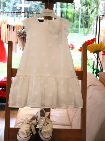 ABITO VOILE POIS SARABANDA - Abito in tulle/voile con motivo a pois, manichina ad aletta, fiore in tulle applicato.