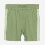 Bermuda jersey Pantaloncino in jersey - 100% cotone - con cintura elastica, taschine laterali, motivo bande laterali a contrasto.