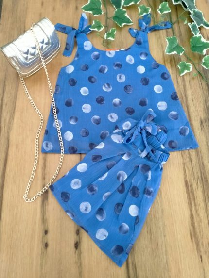 Blusa pois Ubs2 Blusa da bambina in pregiato tessuto bambula con stampa sfondo lilla e pois blu navy ed ecru, spalline annodate Best Seller