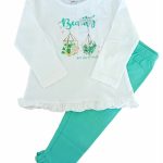 Completo Cerimonia a Pois Ativo Kids Completo in cotone composto da t.shirt stampata a maniche lunghe con scollo tondo e apertura a goccia con chiusura a bottone sul retro, finitura arricciata + leggings con elastico in vita e bordo a balza.
