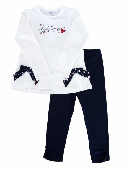 Completo due pezzi Autumn Completo due pezzi in cotone elasticizzato composto da: t.shirt stampata a m/lunga con piccola rouche al giromanica e fiocchi fantasia sul fondo+ leggings con fondo arricciato.
