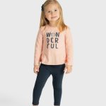 Completo due pezzi bimba Completo pratico per bimba: t.shirt a maniche lunghe e leggings comodi