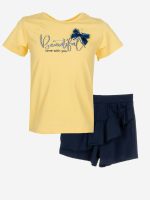 Completo Spring Breeze Ativo Kids Completo composto da t.shirt stampata a maniche corte con applicazione fiocco sul davanti + shorts in jersey stretch con elastico in vita e applicazione di volant diagonali. Best Seller