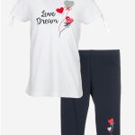 Completo Spring Breeze Ativo Kids Completo per bambina composto da: T.shirt girocollo in cotone a maniche corte con stampa CUORI + leggings con elastico in vita e piccola stampa CUORI sul fondo.