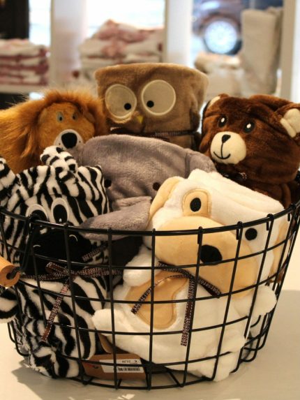 Copertina animaletto peluche Zebra Coperta animaletto in morbido peluche con chiusura bottone. Misura aperta: cm 60×90 Doudou Idea Regalo
