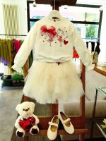 Felpa bimba Felpa bimba in cotone stretch, graziosa stampa con decoro glitter e fiocco in tulle. Made in Italy. Party Natale