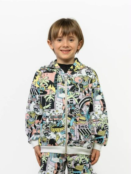Felpa zippata fantasia Felpa full zip relax fit - 100% cotone - stampata all over fantasia "city". La felpa presenta cappuccio personalizzato con etichetta nera, in tessuto "plus symbol", cucita centrata sopra l'orlo, polsini e bordo al fondo elasticizzati.