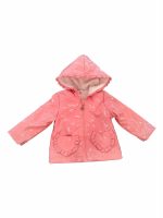 GIUBBOTTO CON CAPPUCCIO Giubbino baby con cappuccio, allacciatura zippata, fodera in pile, taschine cuore con rouches.