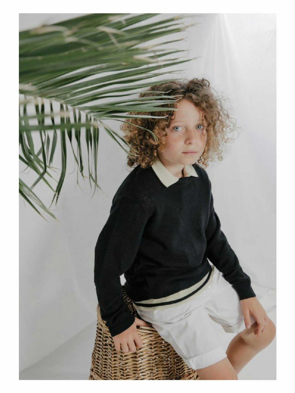 MAGLIA GIROCOLLO 100% COTONE OK346MG Ultime Taglie 00 MAGLIA GIROCOLLO 100% COTONE OVER-D: Maglia girocollo, 100% cotone con motivo ancore intarsiate. Taglie 4/16 anni. Ultime Taglie