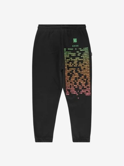 Pantaloni felpa comfort Pantalone in felpa - 100% cotone - comfort fit di colore nero con cintura regolabile e polsini con elastico, etichetta colorata "Shoe Gradient" in tessuto, cucita sul fronte appena sotto la tasca sinistra. Stampa "Shoe Mindset" colorata con sfumatura, posizionata sul retro della gamba destra. Made in Italy