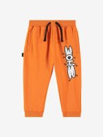 Pantaloni felpa Joggers in felpina elasticizzata tinta unita arancione con tasche laterali e polsini al fondo, cintura elastica con coulisse, stampa "doodle shoe" bianca posizionata in verticale sulla gamba sinistra. Vestibilità regolare.