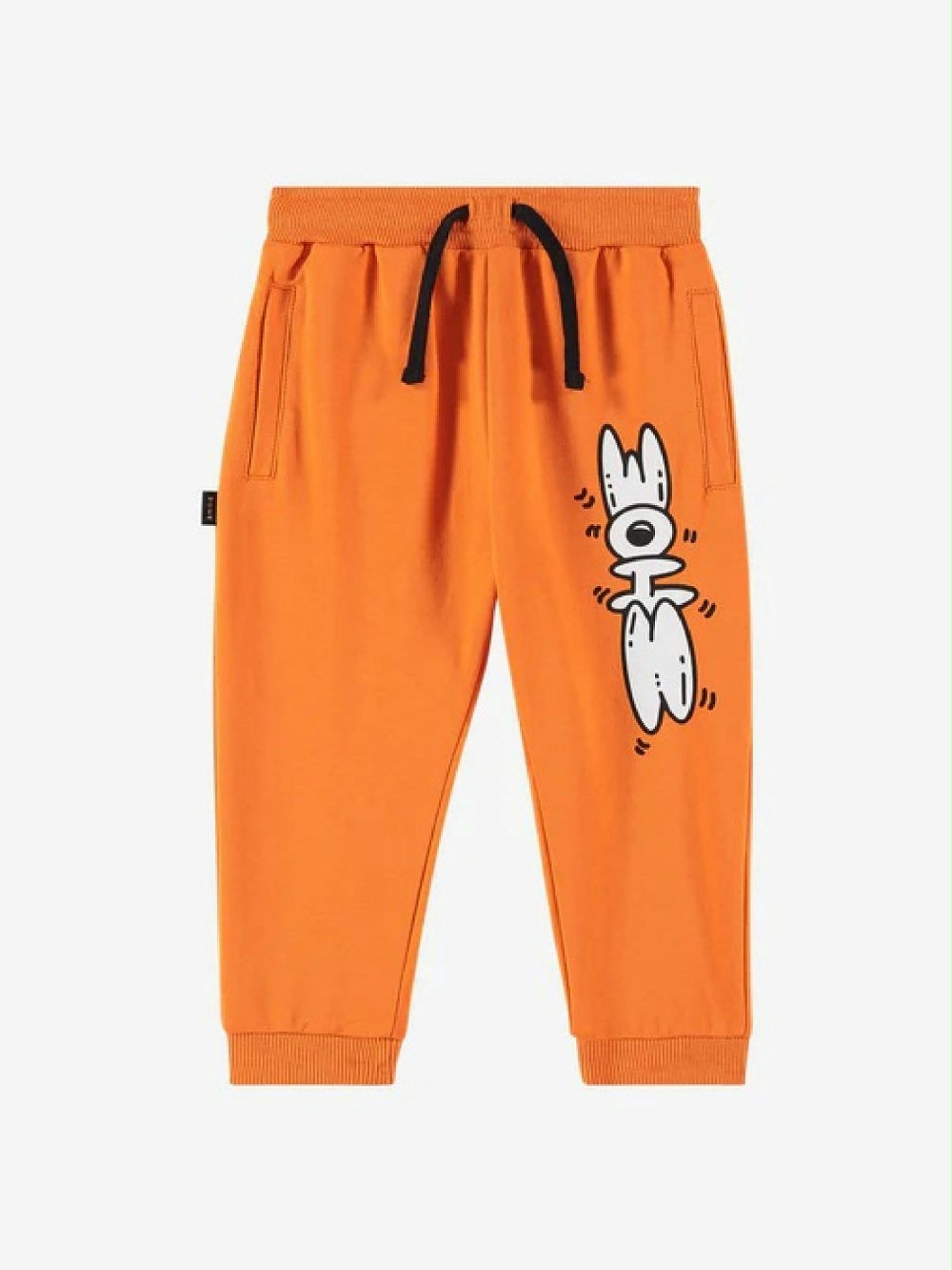 Pantaloni felpa PACEY2250B 00 Pantaloni felpa Joggers in felpina elasticizzata tinta unita arancione con tasche laterali e polsini al fondo, cintura elastica con coulisse, stampa "doodle shoe" bianca posizionata in verticale sulla gamba sinistra. Vestibilità regolare.