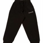 Pantaloni in felpa Pantalone in felpa - peso invernale - con tasche e stampa logo "Shoe" posizionata sulla gamba sinistra, cintura elastica regolabile con coulisse e polsini lavorati a costine. Vestibilità regolare, Made in Italy.