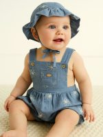 Salopette con cappello neonata Completo Estivo Neonata Mayoral Newborn: Salopette Ricamata e Cappellino Coordinato