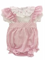 Salopette neonata Vichy Salopette per neonata in tessuto goffrato fantasia a quadretti e t.shirt in jersey di cotone con collo a corolla fantasia fiori.Made in Italy
