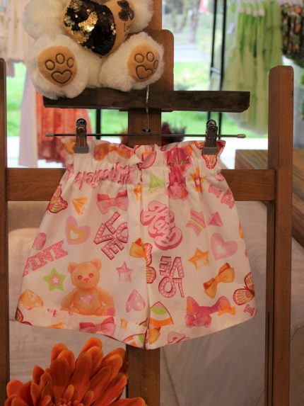 Shorts bimba Shorts con cintura elastica arricciata, 100% cotone, stampa fantasia all over. Promo50