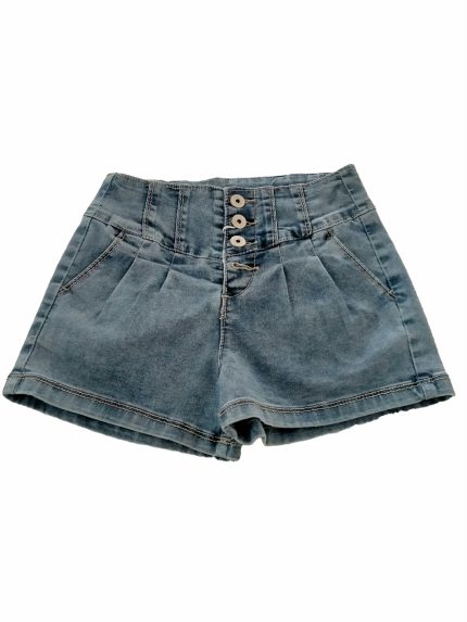 Shorts denim Shorts in denim elasticizzato, modello con taschine laterali, vita alta chiusa da quattro bottoni.