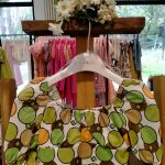 Top ragazza Top crop fantasia - 100% cotone - con maniche a palloncino, scollo quadro, allacciatura con zip laterale nascosta.