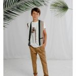 T.SHIRT 100% COTONE C/PATCH OVER-D: T.shirt a maniche corte, 100% cotone, patch motivo moto applicata. Taglie 4/16 anni.