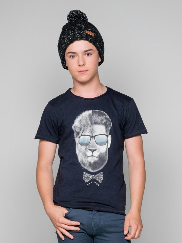 T.SHIRT 100% COTONE LIONMAN DEELUXE - T.shirt manica corta girocollo, 100% cotone, stampa "lionman con occhiali". Colore blu, taglie da 10 a 16 anni.