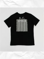 T.SHIRT 100% COTONE M/CORTA OVER-D: T.shirt a manica corta, 100% cotone, fronte tinta unita e patch rigata e ricamata sul retro.Taglie 4/16 anni.