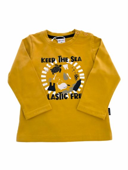 T.SHIRT M/LUNGA PLASTIC FREE T.shirt girocollo in cotone a manica lunga, stampa testo. Colori blu e senape.