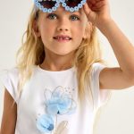 T-shirt manica corta bambina. T-shirt Bambina Mayoral - Stile Romantico con Fiore In Rilievo