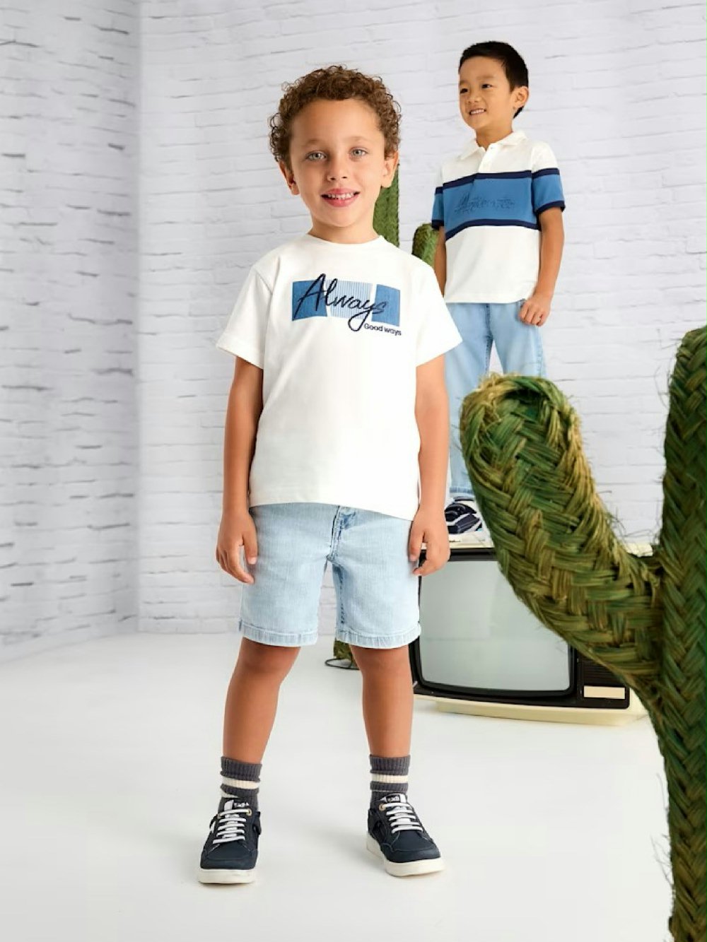 T-shirt manica corta bambino 3025_094 00 T-shirt manica corta bambino T-shirt in Cotone 100% per Bambino - Comfort e Stile