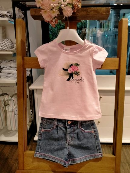 T.shirt manica corta La Vie En Rose T.shirt stampata in cotone elasticizzato, maniche corte, apertura a bottoncini sulla spalla fino alla taglia 18 mesi.