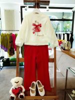 T.shirt manica lunga bimba T.shirt bimba a maniche lunghe in cotone stretch, graziosa stampa con decoro glitter e fiocco in tulle. Made in Italy. Party Natale