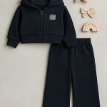 Tuta sportiva bimba Tuta sportiva Ativo Kids in felpa stretch per bimba 6-36 mesi, composta da felpa zippata crop con cappuccio e pantaloni dal taglio comodo Back to School