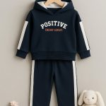 Tuta sportiva bimba Ativo Kids 6-36 mesi - Tuta sportiva in felpa stretch per bimba composta da felpa girocollo stampata con cappuccio e pantaloni dal taglio comodo Back to School
